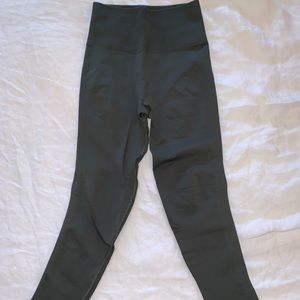 Lululemon cropped leggings